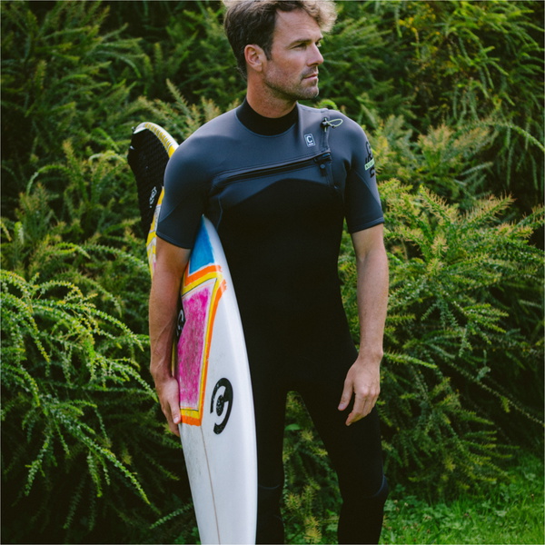 2026 C-Skins Heren NuWave Session Lite 2/2mm Borst Ritssluiting Short Arm Wetsuit C-NSEL22SAM - Black / Meteor